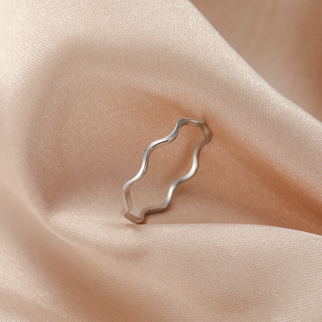 Anillo Minimalista Ondulado - Acero 316L Ruleless